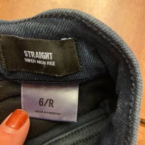 Express Straight Super High Rise jeans Size 6